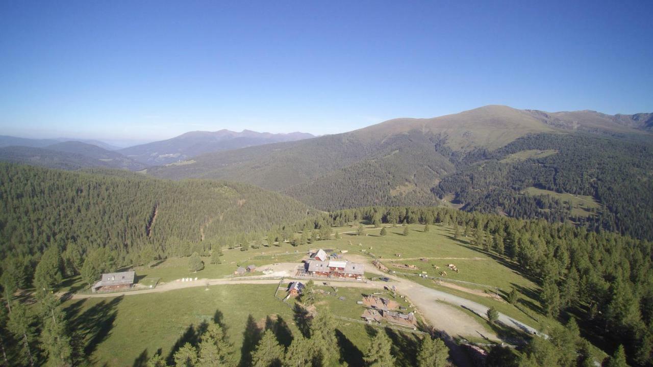 Hiasl Zirbenhuette Hotel Hochrindl Exterior photo